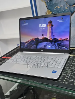 New Laptop HP Stream Notebook 8GB Intel Core i5 SSHD (Hybrid) 1T
