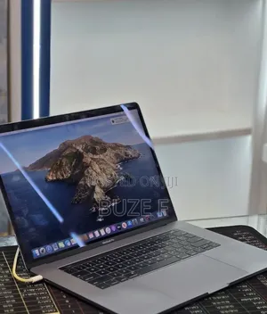 New Laptop Apple MacBook Pro 2018 32GB Intel Core i7 SSD 1T