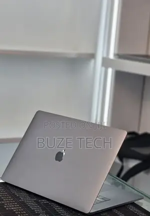 New Laptop Apple MacBook Pro 2018 32GB Intel Core i7 SSD 1T