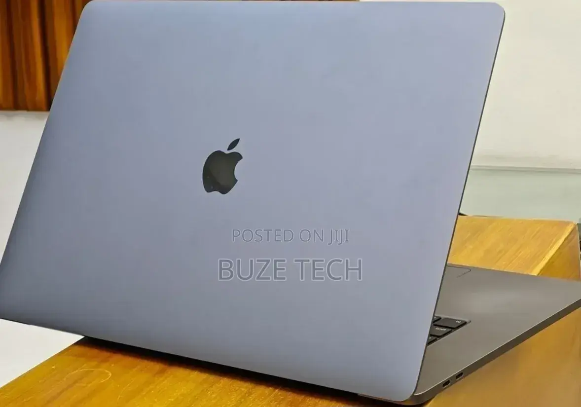 New Laptop Apple MacBook Pro 2018 16GB Intel Core i5 SSD 512GB