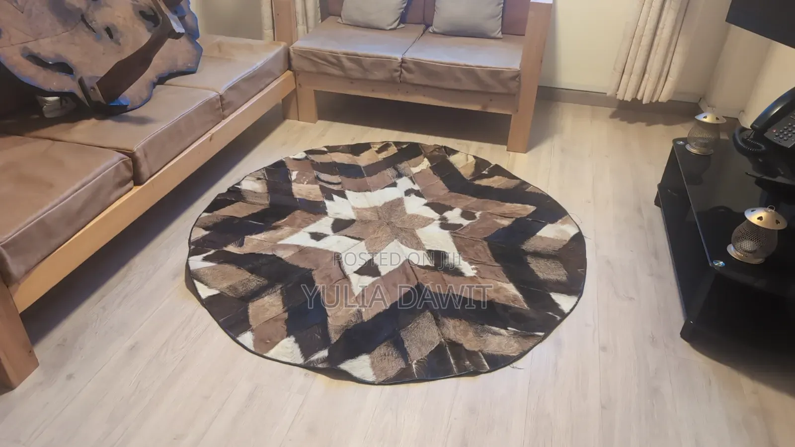 የቆዳ ምንጣፍ (Rug)