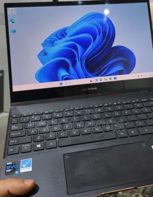 New Laptop Asus ZenBook 13 UX331UN 16GB Intel Core i7 SSD 512GB
