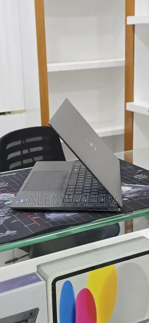 New Laptop Dell 16GB Intel Core i7 SSD 512GB