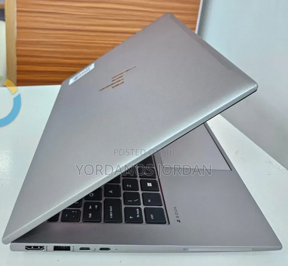 New Laptop HP ZBook Firefly 14 G10 16GB Intel Core i7 SSD 512GB
