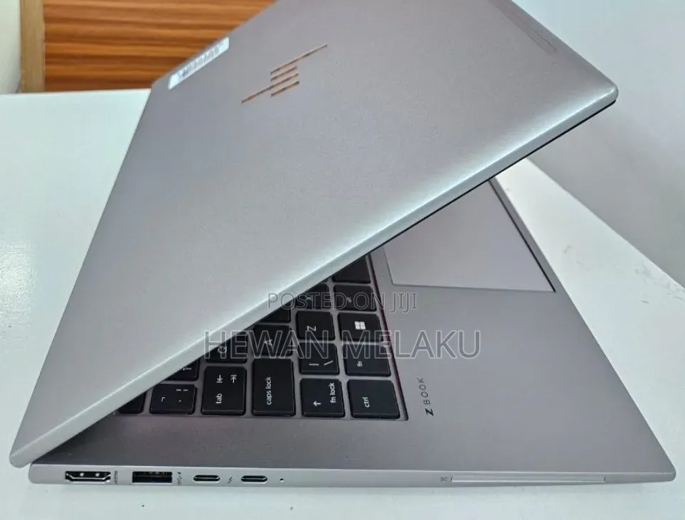 New Laptop HP ZBook Firefly 14 G10 16GB Intel Core i7 SSD 512GB