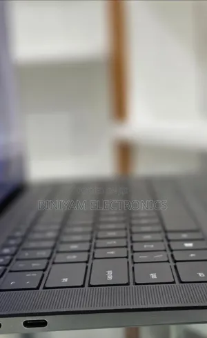 New Laptop Dell Precision 5560 16GB Intel Core i7 SSD 512GB