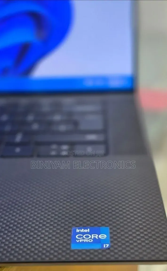 New Laptop Dell Precision 5560 16GB Intel Core i7 SSD 512GB