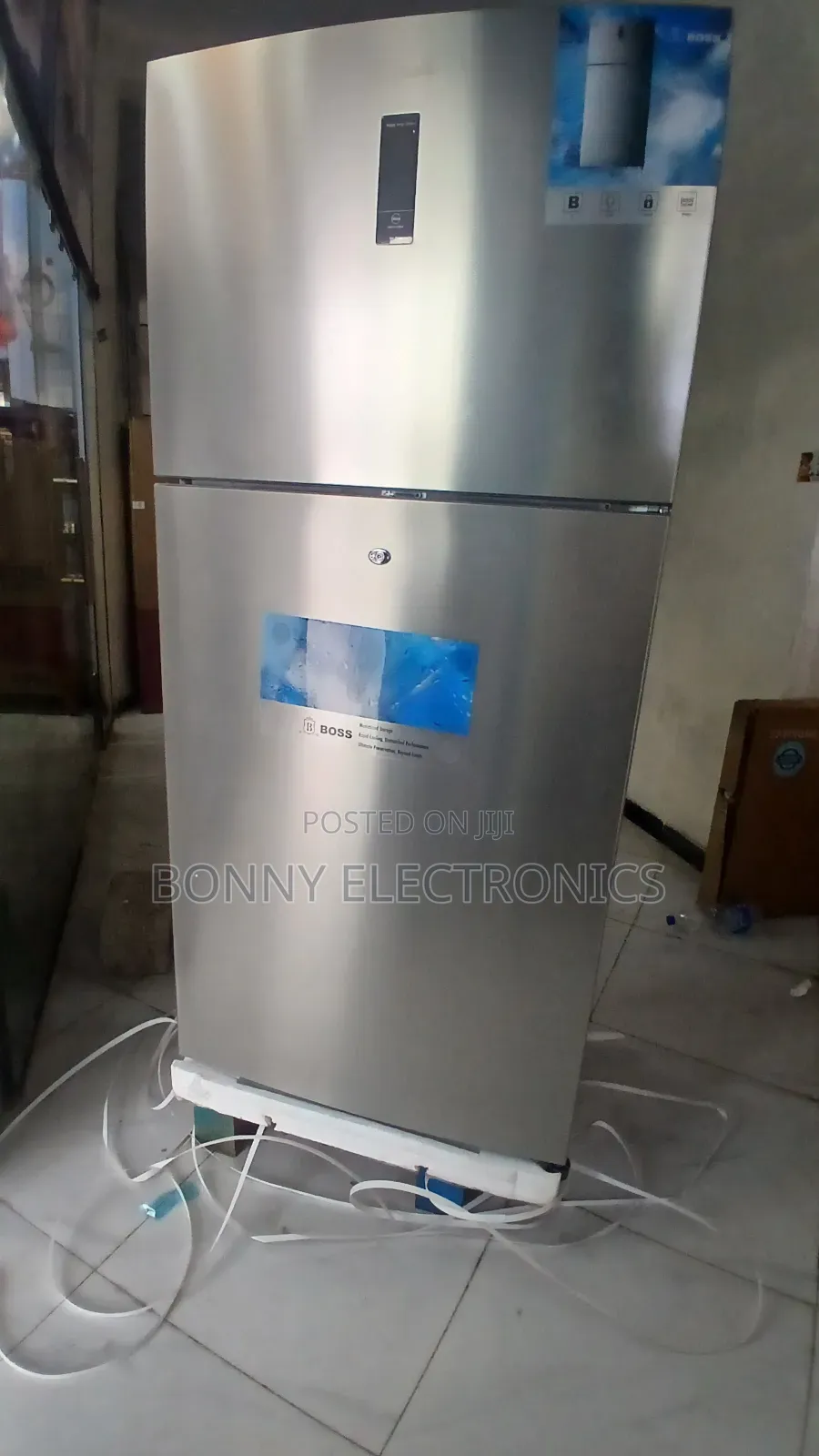 Boss Fan System Refrigerator Model-700