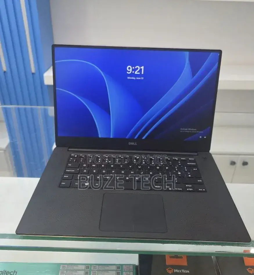 New Laptop Dell 16GB Intel Core i7 SSD 512GB