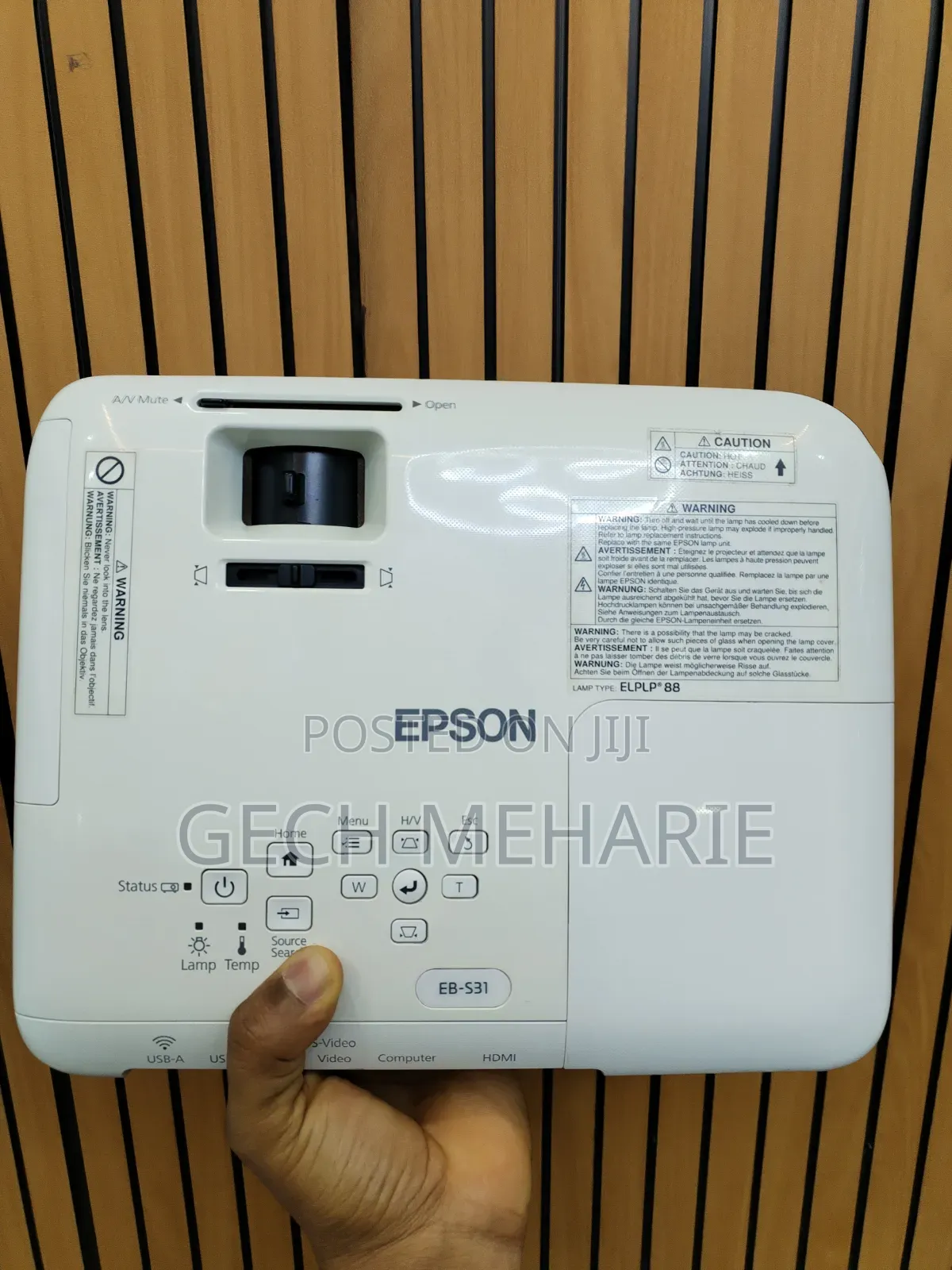 Epson Projector Model Name: Eb-S31 Has : Bag Remote Hardware In
