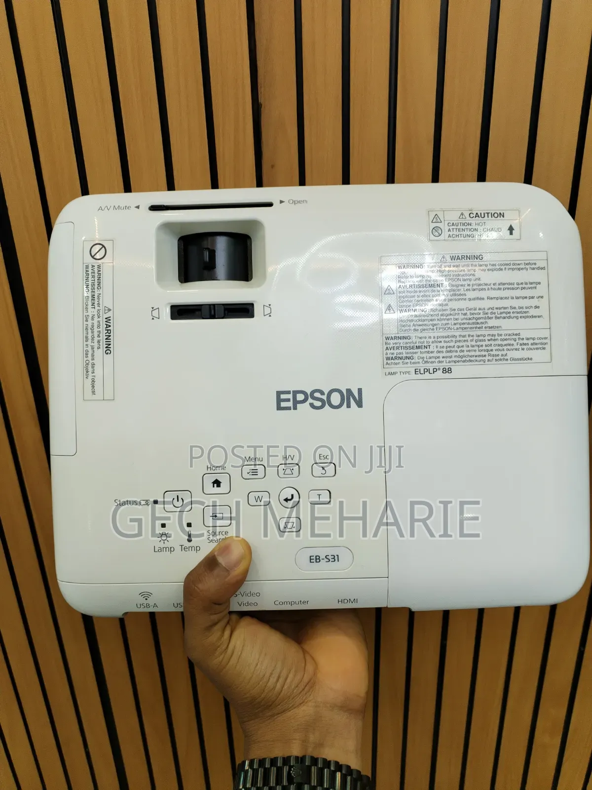 Epson Projector Model Name: Eb-S31 Has : Bag Remote Hardware In