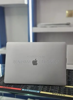 New Laptop Apple MacBook Pro 2019 32GB Intel Core i9 SSD 1T