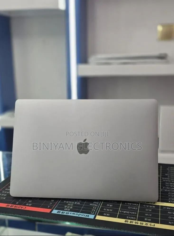 New Laptop Apple MacBook Pro 2019 32GB Intel Core i9 SSD 1T