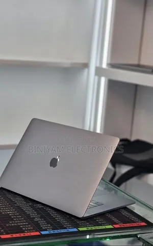 New Laptop Apple MacBook Pro 2018 32GB Intel Core i7 SSD 1T