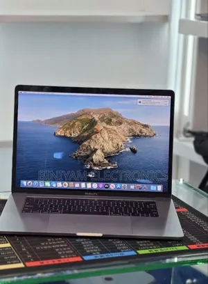 New Laptop Apple MacBook Pro 2018 32GB Intel Core i7 SSD 1T
