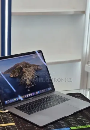 New Laptop Apple MacBook Pro 2018 32GB Intel Core i7 SSD 1T