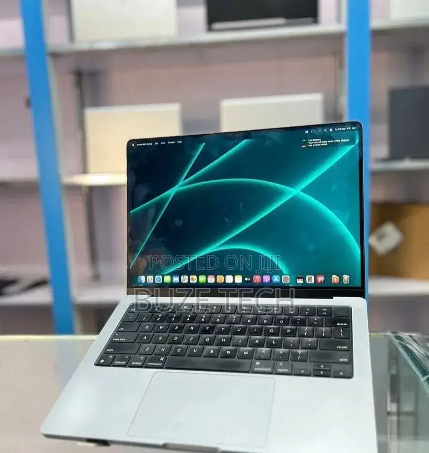 New Laptop Apple MacBook Pro 2021 M1 16GB Apple M1 Pro SSD 512GB