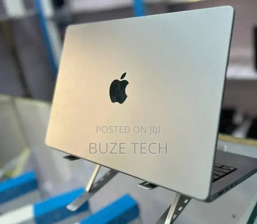 New Laptop Apple MacBook Pro 2021 M1 16GB Apple M1 Pro SSD 512GB