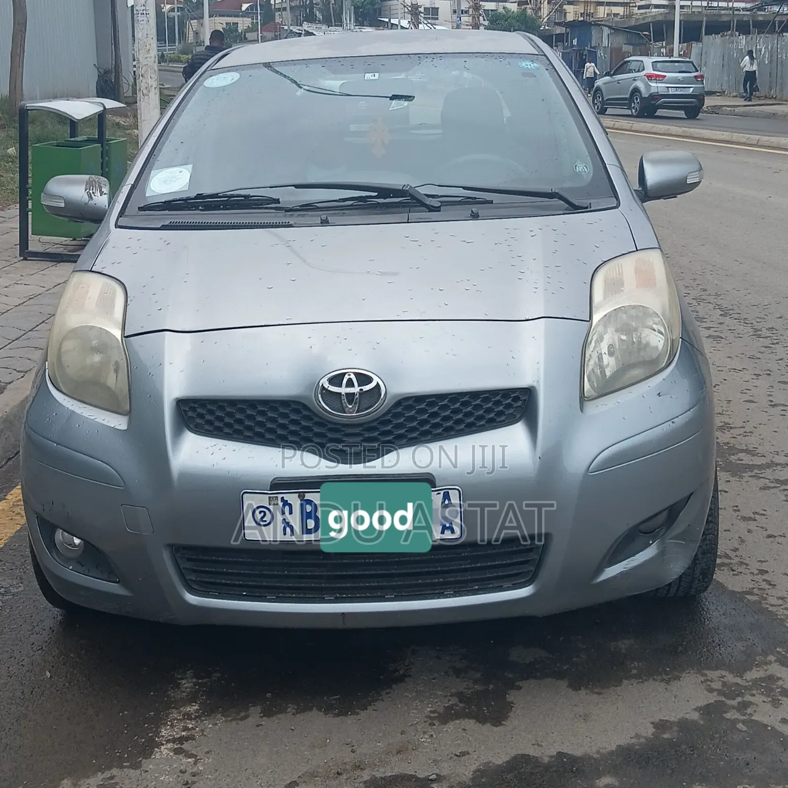 Toyota Yaris Base Hatchback 5dr 2010 Gray