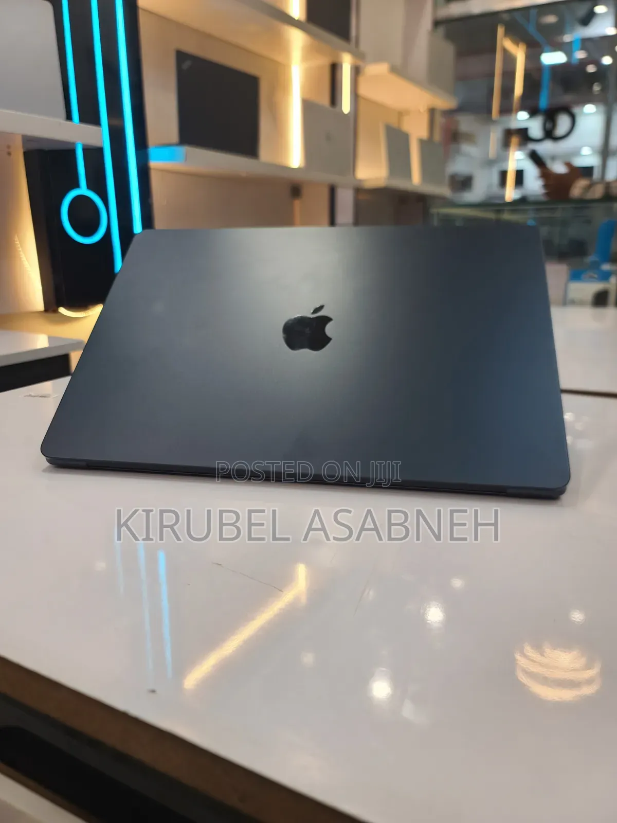 New Laptop Apple MacBook Air 2024 M3 8GB Apple M3 SSD 256GB