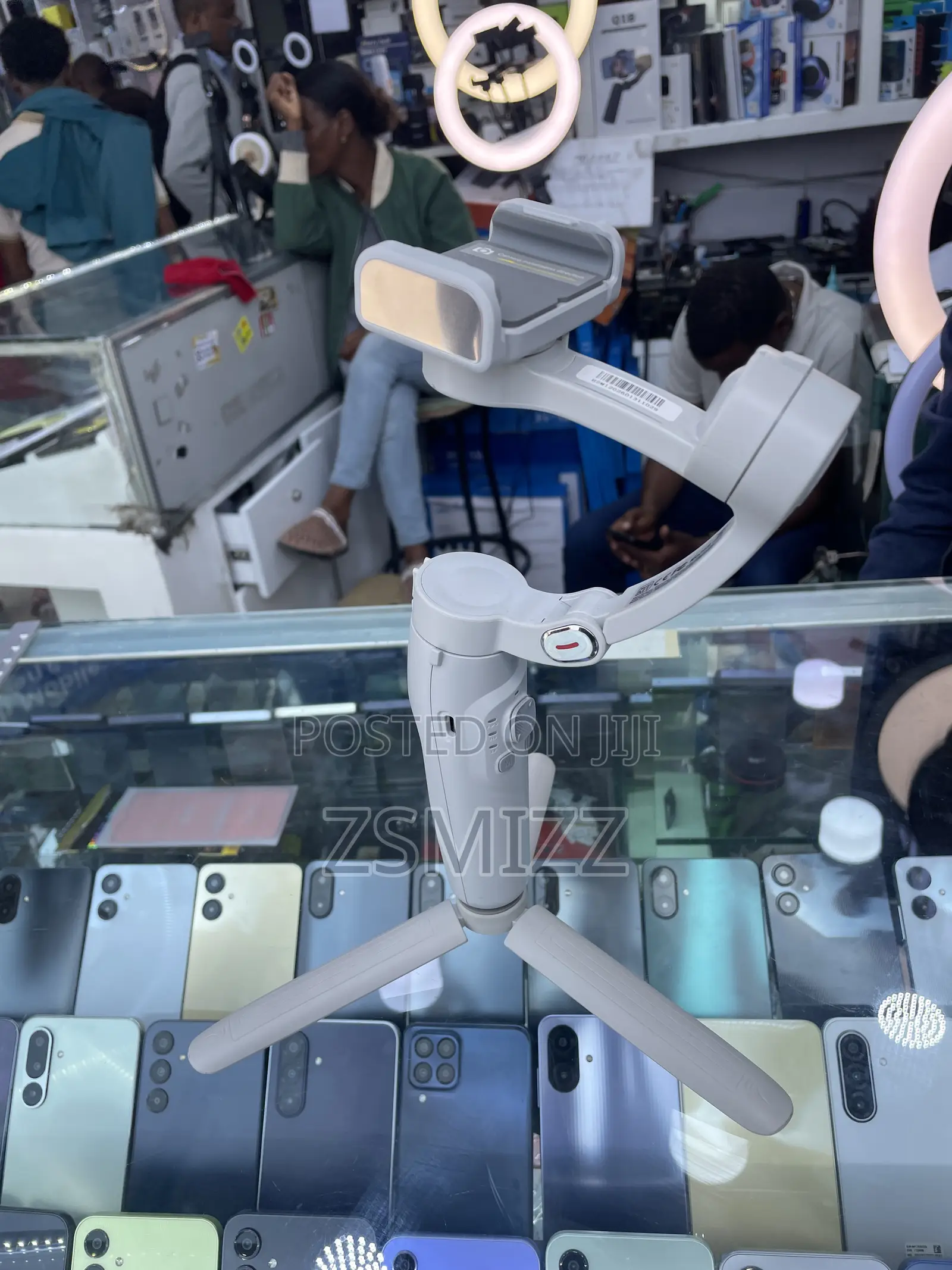 Q18 Gimbal Stabilizer, Selfie Stick & Tripod With Fill Light