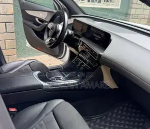 Mercedes-Benz EQC EQC400 4MATIC 2022 White