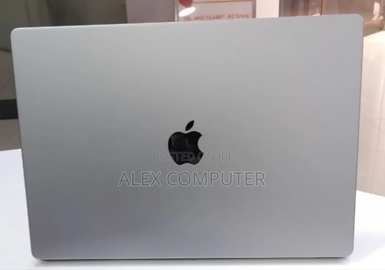 New Laptop Apple MacBook Pro 2020 M1 32GB Apple M1 Pro SSD 1T