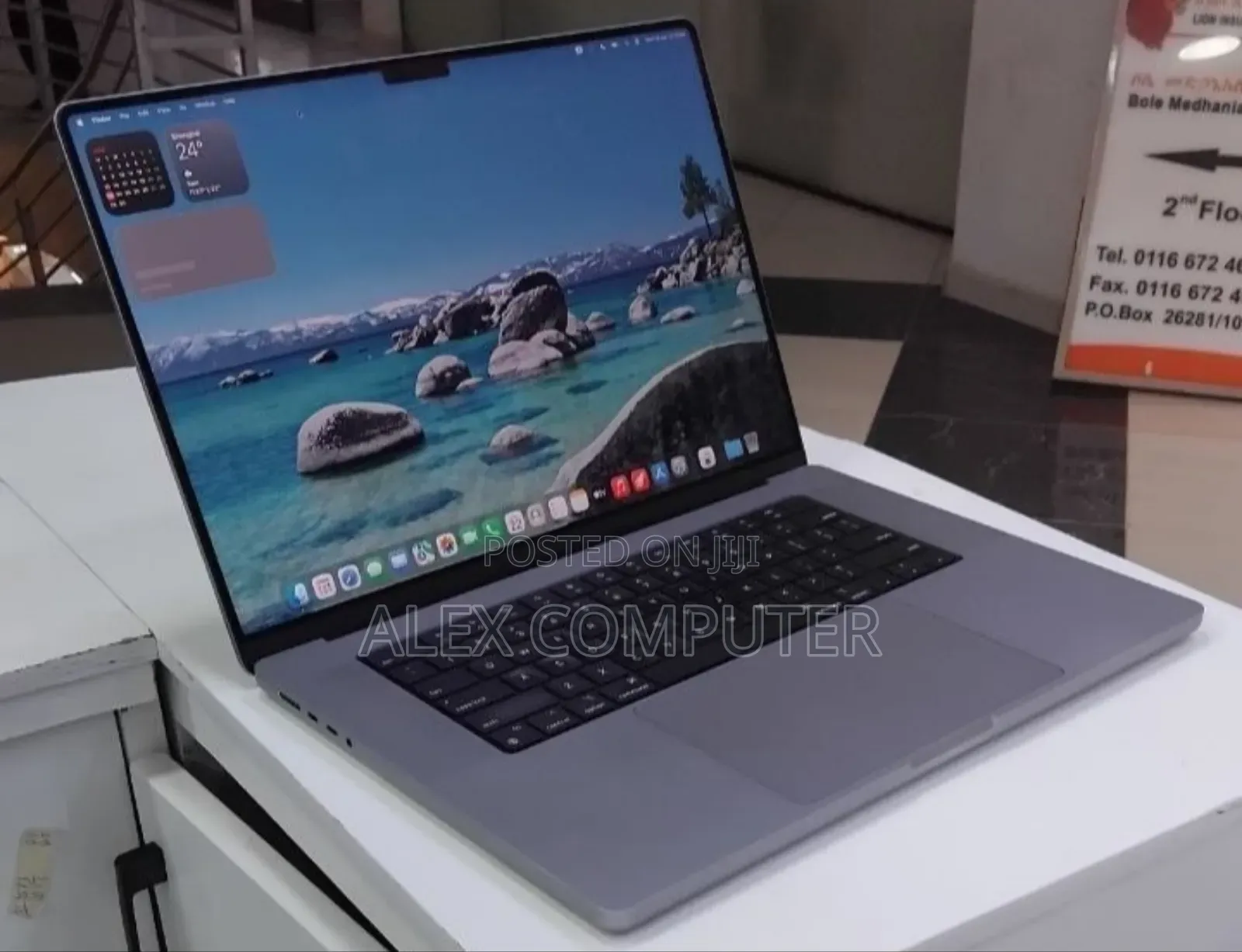 New Laptop Apple MacBook Pro 2020 M1 32GB Apple M1 Pro SSD 1T