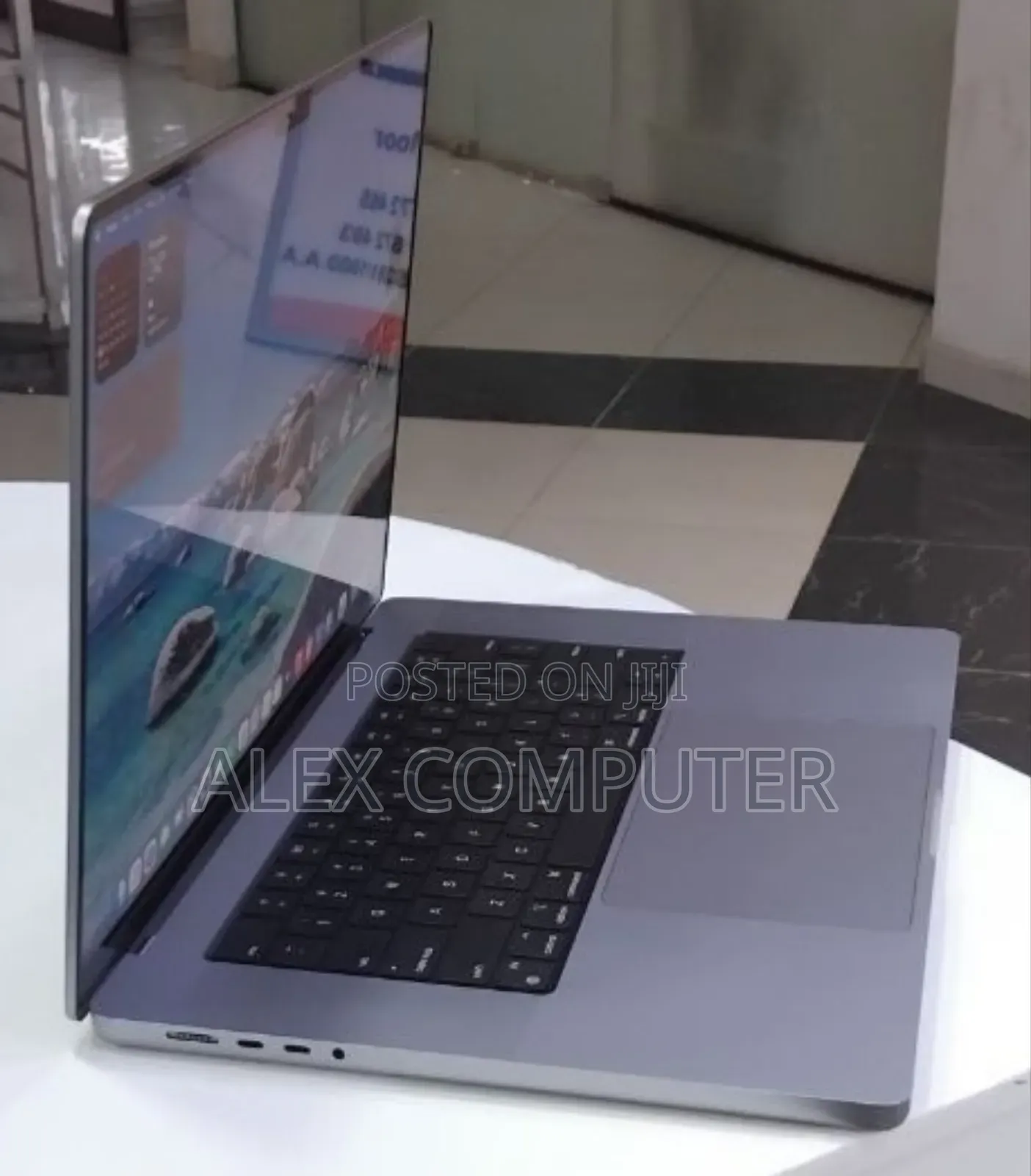New Laptop Apple MacBook Pro 2020 M1 32GB Apple M1 Pro SSD 1T
