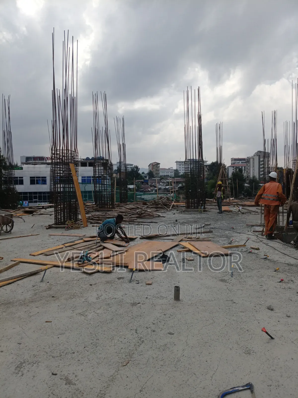 3bdrm Apartment in ኤማሮሽ ሪልስቴት, Arada for sale