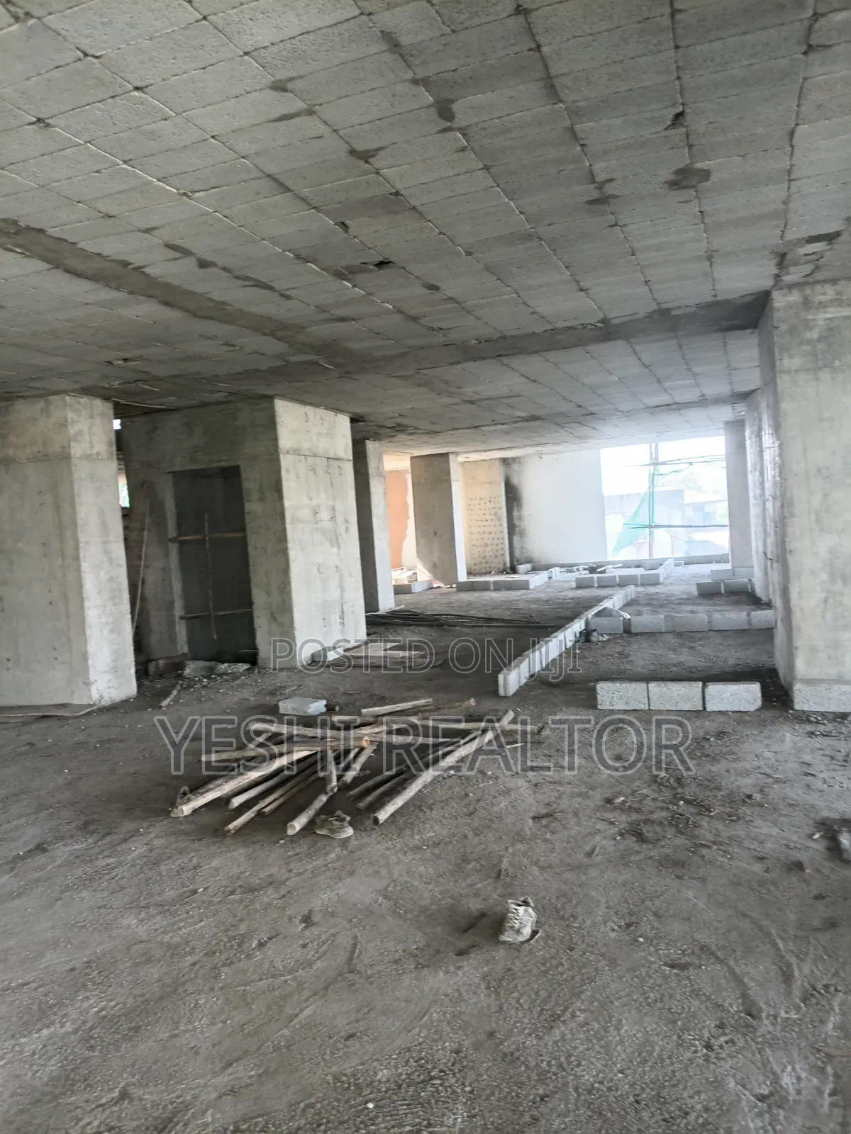 3bdrm Apartment in ኤማሮሽ ሪልስቴት, Arada for sale