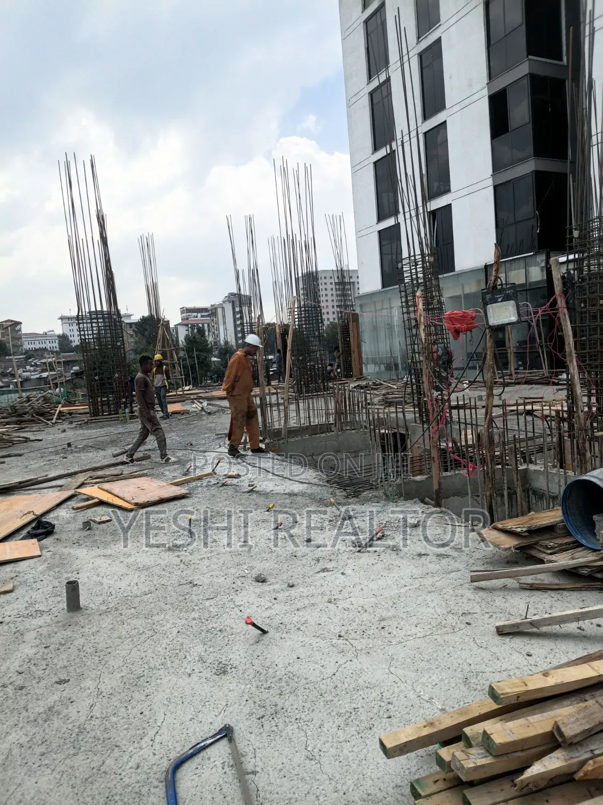 3bdrm Apartment in ኤማሮሽ ሪልስቴት, Arada for sale
