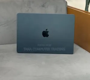 New Laptop Apple MacBook Air 2025 M4 16GB Apple M4 SSD 256GB