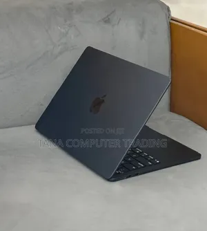 New Laptop Apple MacBook Air 2025 M4 16GB Apple M4 SSD 256GB