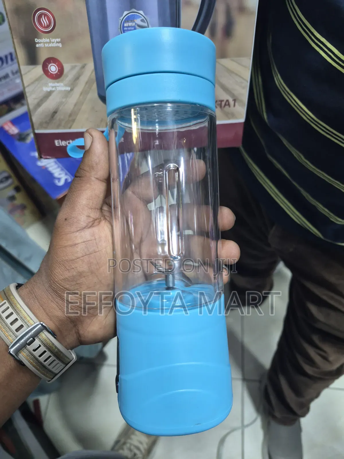 High Quality Mini Chargeable and Portable Juicer
