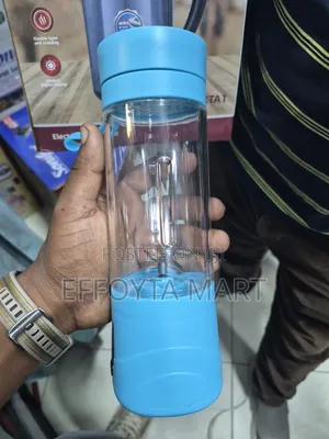 High Quality Mini Chargeable and Portable Juicer