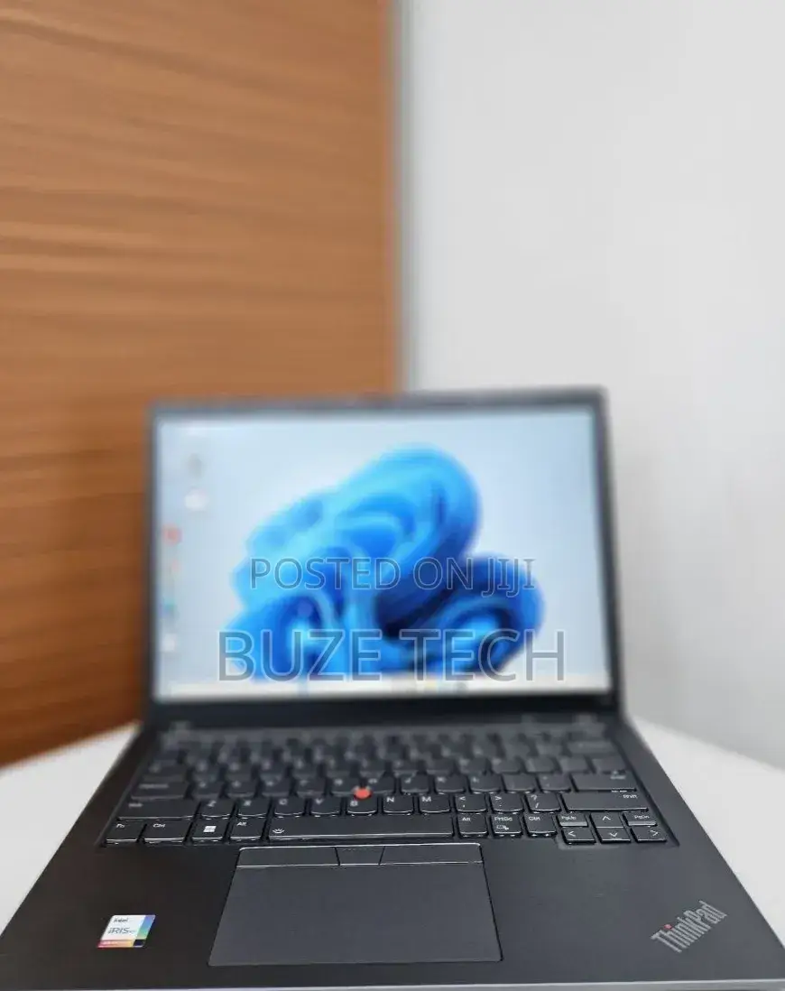 New Laptop Lenovo 16GB Intel Core i7 SSD 512GB