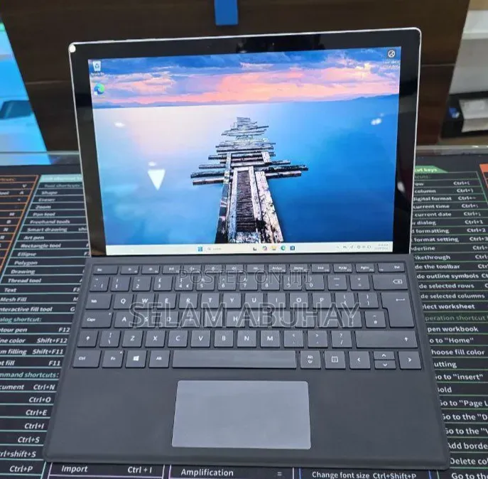 New Laptop Microsoft Surface Pro 7 8GB Intel Core i5 SSD 256GB