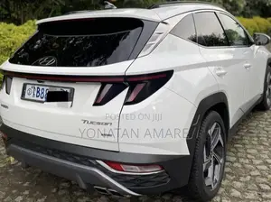 Hyundai Tucson 2021 White
