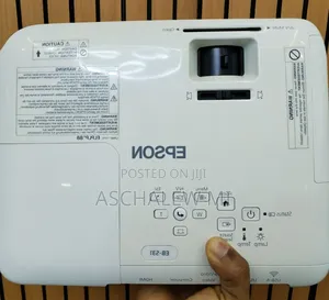 Epson Projector Model Name: Eb-S31 Has : Bag