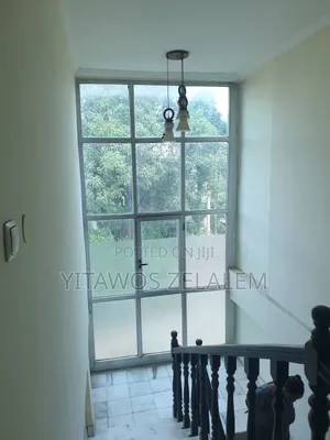 5bdrm House in Yeka for sale
