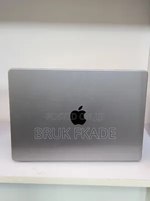 New Laptop Apple MacBook Pro 2024 M3 8GB Apple M3 Pro SSD 512GB