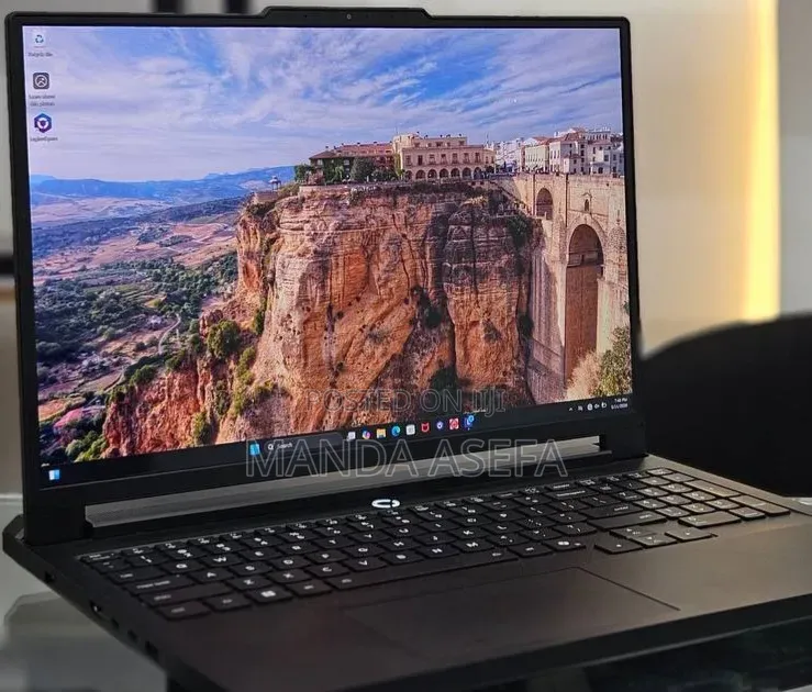 New Laptop Lenovo Legion Pro 7 32GB Intel Core Ultra 9 SSD 1T