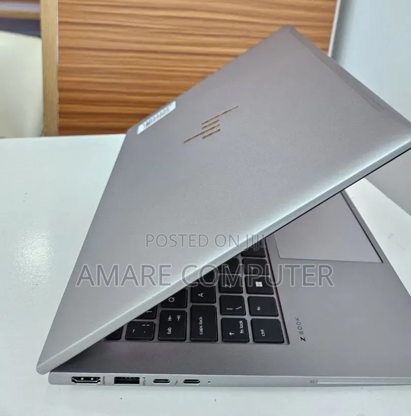 New Laptop HP ZBook Firefly 14 G10 16GB Intel Core i7 SSD 512GB