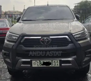 Toyota Hilux 2021 Gray