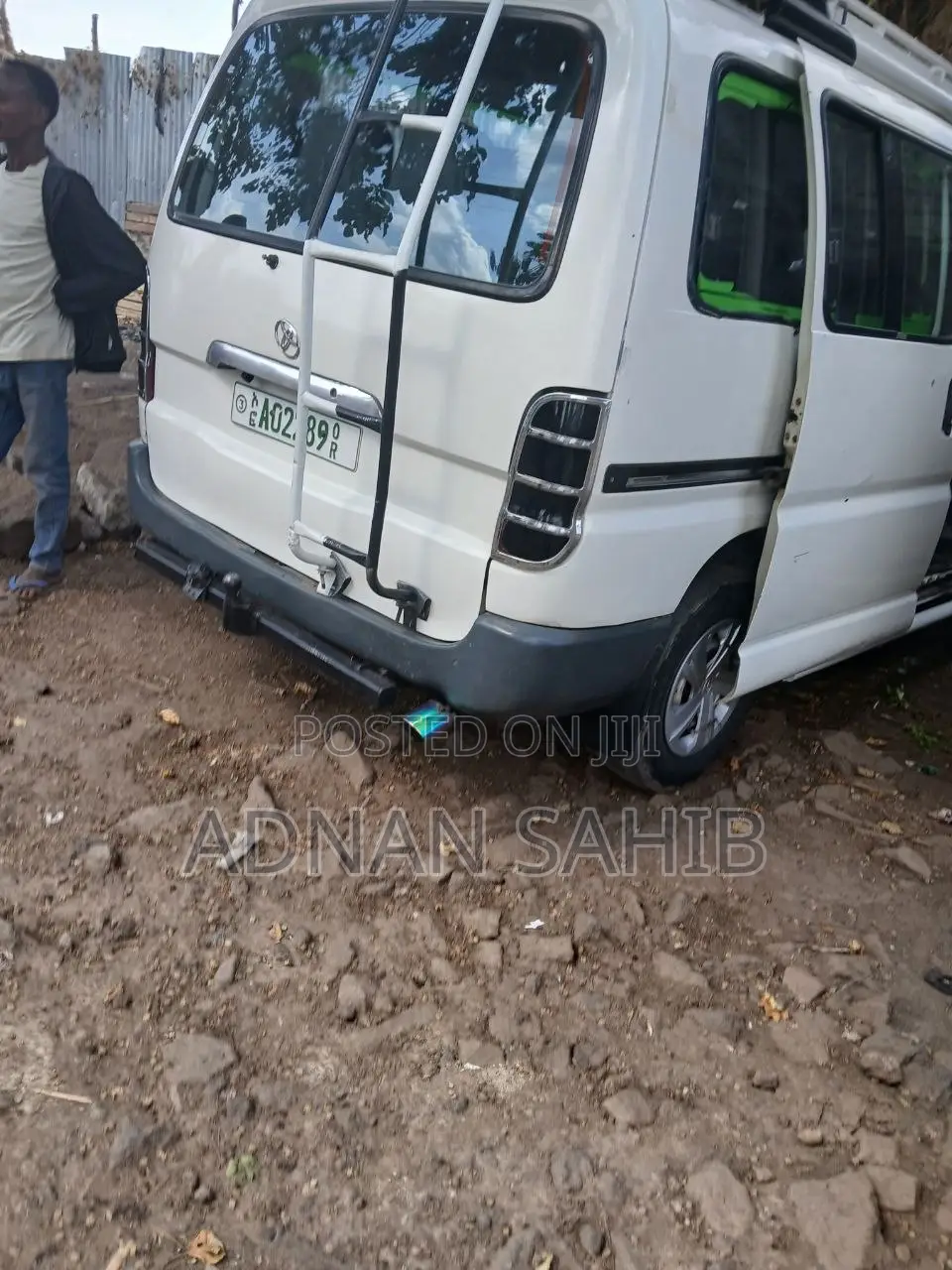 Toyota HiAce 2003 White