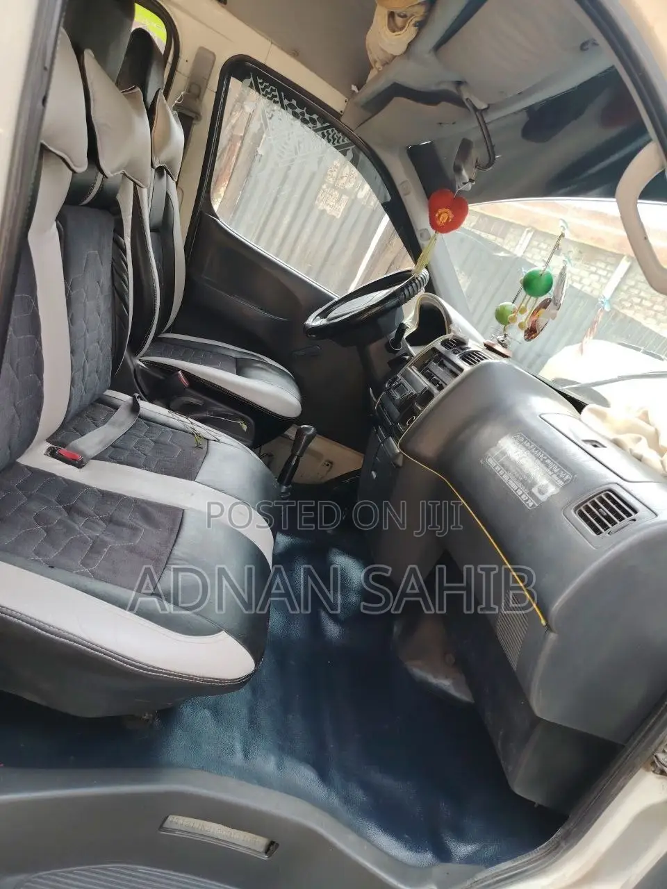 Toyota HiAce 2003 White