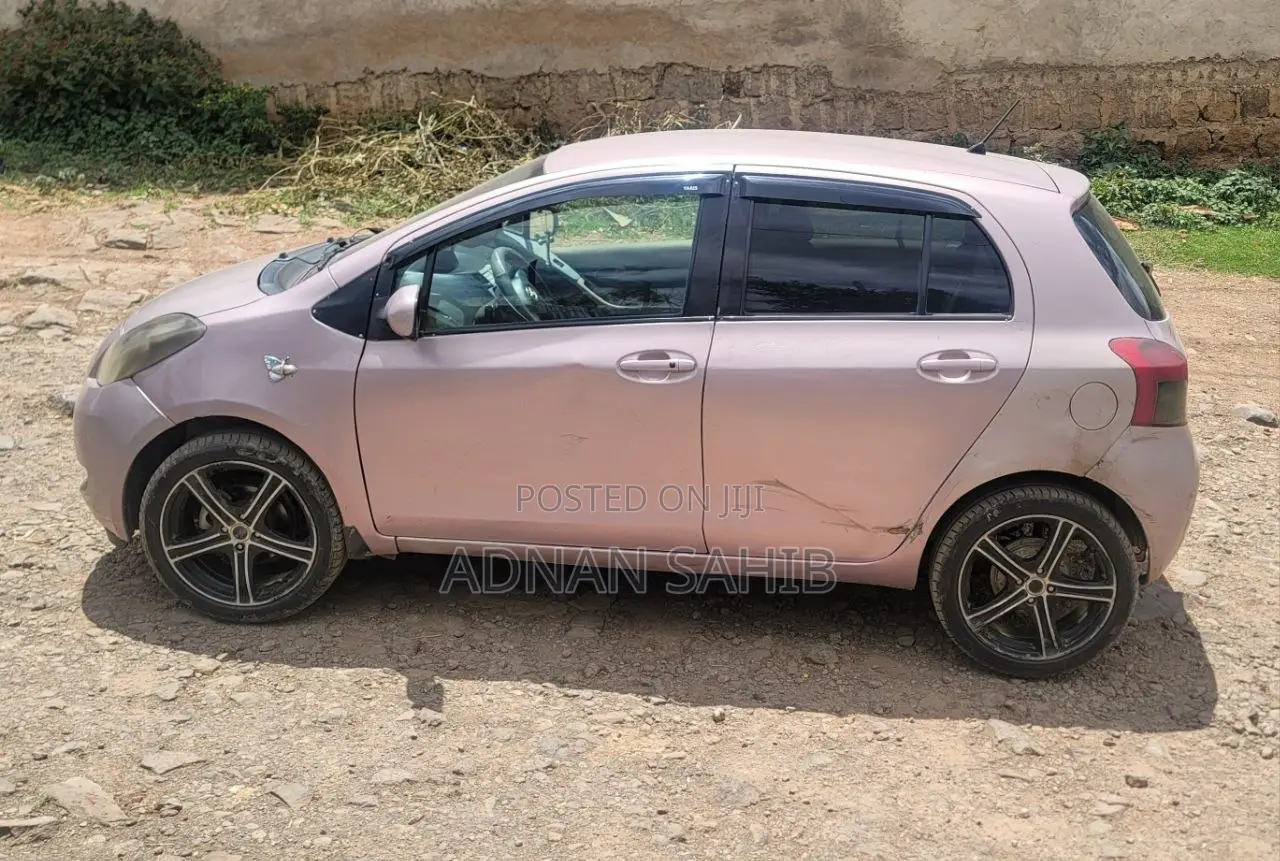 Toyota Yaris 2006 Pink