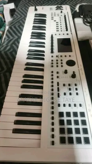 Roland Fantom 06 Edition 
Limited White