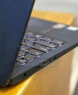 New Laptop Lenovo 12GB Intel Core i7 SSD 512GB